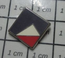 513B Pin's Pins / Beau Et Rare : AUTRES / Mini Pin's CARRE BLEU BLANC ROUGE - Other & Unclassified