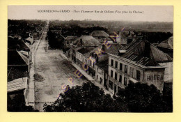 51. MOURMELON-LE-GRAND - Place D'Armes Et Rue De Châlons (vue Prise Du Clocher)(Café De La Paix, Hôtel) - Mourmelon Le Grand