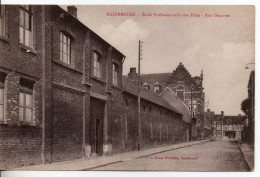 Carte Postale Ancienne Hazebrouck - Ecole Professionnelle Des Filles. Rue Deporter - Hazebrouck