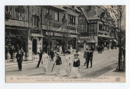 DEAUVILLE * CALVADOS * LA PLAGE FLEURIE * RUE GONTAUT BIRON * HOTEL LE NORMANDY * Carte N° 722 * ND Phot. - Deauville