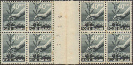1945-Italia (MNH=**) Blocco Di Otto Esemplari Del 40c.Democratica Con Interspazi - 1946-60: Mint/hinged