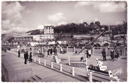 Veules Les Roses - Jardin D'Enfants Au Fond , Le Casino - Veules Les Roses