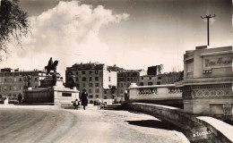 20 - AJACCIO _S28373_ Monument Napoléon Place De Gaulle Editions TOMASI - CPSM 14x9 Cm - Ajaccio