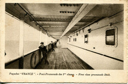 CPA -  PAQUEBOT "FRANCE" PONT-PROMENADE DES 1ères CLASSES - Steamers