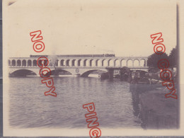 Pont De Bercy Locomotive Train Péniche - Treinen