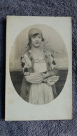 CPA PHOTO MEDAILLON JEUNE FEMME HABIT FOKLORIQUE UN PEU BOHEMIENNE BPA RUEIL ? - Photographs