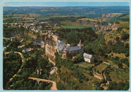 BOZOULS - Vue Aérienne. Au Bord D'une Haute Falaise Dominant Un Cirque De 300 M Appelé Gour D'Enfer - Bozouls