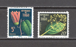 TOGO N° 276 + 277   NEUFS SANS CHARNIERE COTE  2.00€  FLEUR - Togo (1960-...)