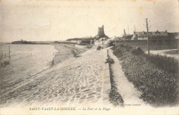 CPA Saint Vaast La Hougue-Le Fort Et La Plage-Timbre       L2868 - Saint Vaast La Hougue