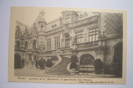 FECAMP   - Distillerie De La " Bénédictine " ( Le Grand Escalier , Cour D'honneur ) - Fécamp