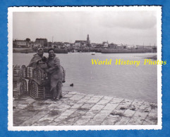 Photo Ancienne Snapshot - CROIX DE VIE - Port & Portrait De Jeune Femme - Aout 1951 - Saint Gilles Pêcheur Pêche Bateau - Boats