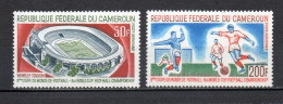 CAMEROUN  PA  N° 88 + 89   NEUFS SANS CHARNIERE COTE  7.00€   FOOTBALL SPORT STADE - Camerun (1960-...)