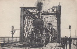 AK - Budapest - Verbindungsbrücke - Lokomotive - Mozdony 324 - Hongarije