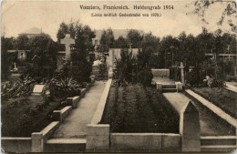 Vouziers - Heldengrab 1914 - Soldatenfriedhöfen