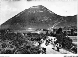 AEEP8-63-0636 - L'AUVERGNE - Le Puy-de-dôme - Volcan Quaternaire  - Auvergne Types D'Auvergne