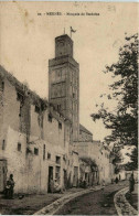 Troyes - Quartier SongisMeknes - Mosquee De Berdaine - Meknès