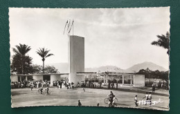 Yaoundé, Entrée De L'hyppodrome, Lib "Au Messager", N° 719 - Cameroun