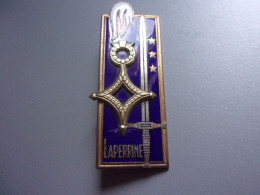 Insigne 143° Promotion ESM Saint Cyr " LAPERRINE "- Sahara - Algérie - Coloniale - Armée De Terre