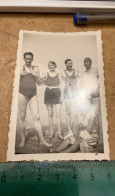 Réal Photo  Pin-up Plage Une Famille Sur La Plage - Pin-ups