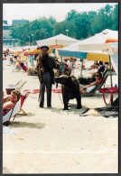 PHOTO Photographie (Bulgarie Bulgaria) Montreur D'Ours Violoniste Sur La Plage - Professions