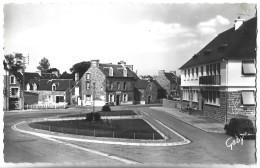 HILLION - Place De La Mairie - Altri & Non Classificati