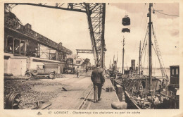 Lorient * Charbonnage Des Chalutiers Au Port De Pêche * Bateau Commerce Grue Docks Dockers * CACHET Ouvert JA 132 - Lorient
