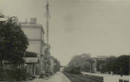 Reproduction - Train En Gare De Survilliers - Treinen