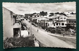 Yaoundé, Rue Commerciale, Lib "Au Messager", N° 1388 - Kamerun