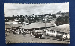 Yaoundé, Vue Du Haut Du Quartier Commercial, Lib "Au Messager", N° 1395 - Kameroen