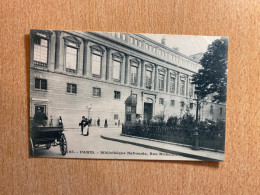 CPA Animée Paris Bibliothèque Nationale Rue Richelieu- Dos Non Divisé - Altri Monumenti, Edifici