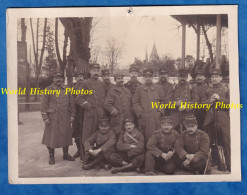 CPA Photo - Ville à Situer - Portrait De Soldat Du 140e Régiment Prés D'un Kiosque - Contrôle D'une Fête Foraine - Fusil - Te Identificeren