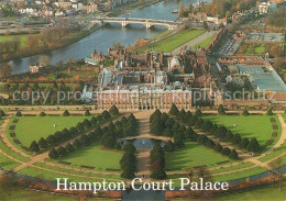 73064535 Hampton Court Palace Fliegeraufnahme  - Autres & Non Classés