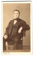 Photo Trinquart, Paris, 23, Rue Louis-le-Grand, 23, Portrait De Charmanter Herr In Modischer Kleidung  - Anonymous Persons