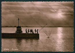 Rimini Città Pescatori PIEGHE Foto FG Cartolina KB0675 - Rimini