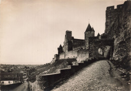 11  LA CITE DE CARCASSONNE ET LA PORTE D AUDE  - Carcassonne