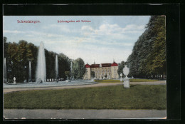 AK Schwetzingen, Schloss Und Schlossgarten Mit Fontänen  - Schwetzingen