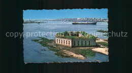 72486895 Portland_Maine Fort Gorges Tanker And Waterfront In Background - Sonstige & Ohne Zuordnung