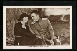 AK Schauspieler Greta Garbo Und John Gilbert In Schwarzem Kleid Und Uniform  - Actors