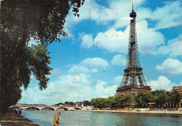 75-PARIS LA TOUR EIFFEL-N°4255-D/0247 - Tour Eiffel