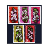 Bulgaria 2217-2221, MNH. Mi 2374-2378. Fruit Tree Blossoms, 1975. Apricot,Apple, - Unused Stamps