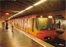 69-LYON LE METRO-N° 4384-B/0383 - Other & Unclassified