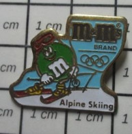 917 Pin's Pins / Beau Et Rare / JEUX OLYMPIQUES / SKI ALPIN ALPINE SKIING M&M'S BRAND SMARTIES Oui ! - Giochi Olimpici