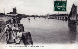 85 - Vendée -  LES SABLES D'OLONNE - Dans Les Jetées - Sables D'Olonne