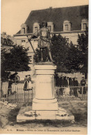 Dinan Statue De Johan De Beaumanoir - Dinan