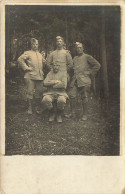 CARTE PHOTO NON IDENTIFIEE QUATRE SOLDATS DANS LES BOIS PHOTO DUILLEMINOT - Da Identificare