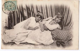 ALGÉRIE MAURESQUES COUCHÉES SEIN NU OBLITÉRÉ MOSTAGANEM ORAN 27 MAI 1905 (1559)_CP572 - Afrique