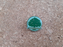 Pin's Monoprix Vert - Marques