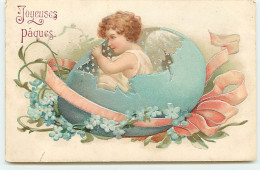 N°19435 - Carte Gaufrée - Clapsaddle - Joyeuses Pâques - Ange Sortant D'un Oeuf Entouré De Myosotis - Pâques