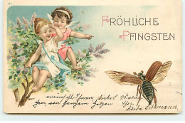 N°19396 - Carte Gaufrée - Fröhliche Pfingsten - Anges Regardant Un Hanneton - Pfingsten