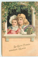 N°12644 - Carte Gaufrée - La Carte Postale Entretient L'Amitié - Deux Enfants à Une Fenêtre - Other & Unclassified